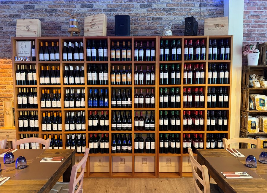 Weinwand